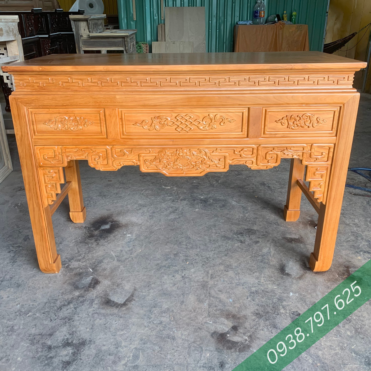 Vì sao nên sử dụng bàn thờ gia tiên, bàn thờ Phật gỗ sồi?