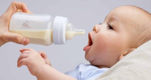 Bình sữa cho bé sơ sinh