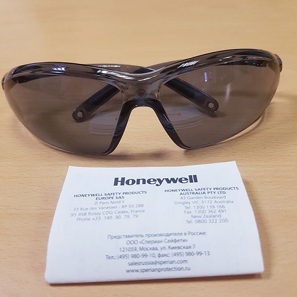 Kính bảo hộ Honeywell A700 1015362 màu đen
