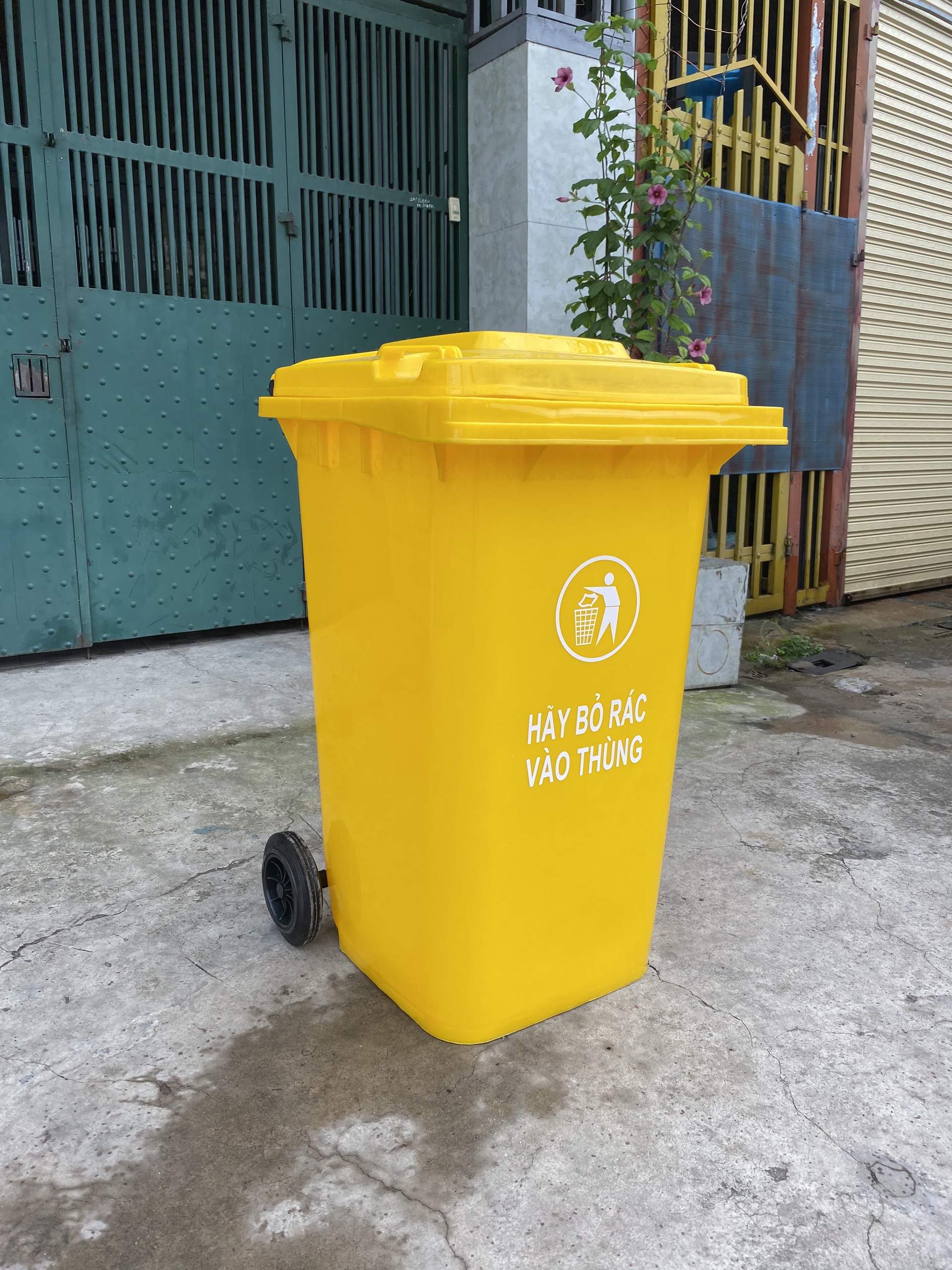 Thùng đựng rác y tế 120L màu vàng